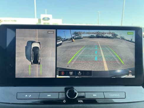 Used 2024 Nissan Rogue SL image 23