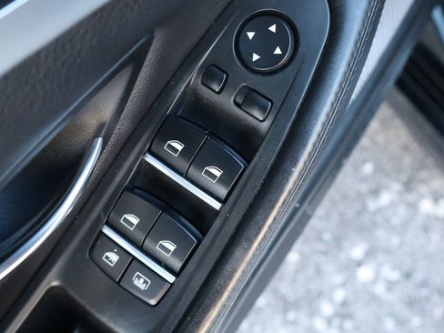 Used 2013 BMW M5 image 26