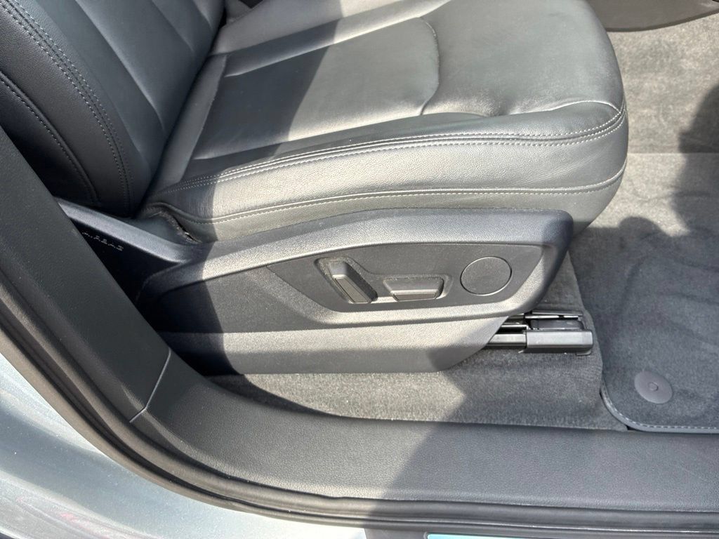 Used 2023 Audi Q7 2.0T Premium w/ Convenience Package AWD/4WD image 42