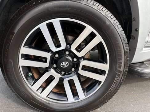 Used 2018 Toyota 4Runner Limited image 2