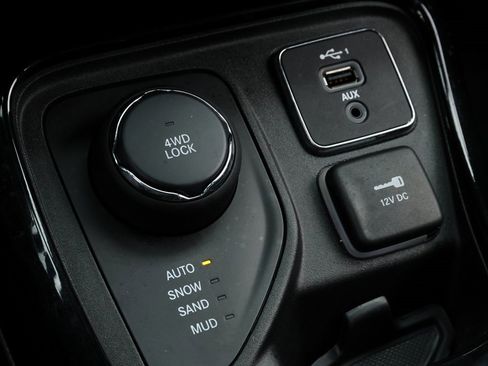 Used 2021 Jeep Compass Limited image 22