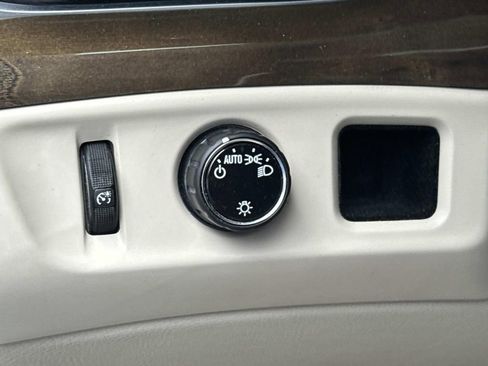 Used 2020 Cadillac Escalade Luxury RWD image 22