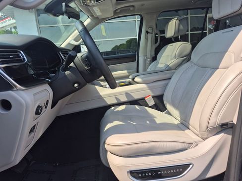 Used 2023 Jeep Grand Wagoneer Series II AWD/4WD image 2