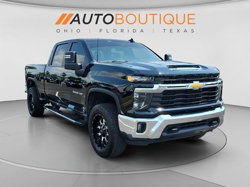 Used 2024 Chevrolet Silverado 2500 LT w/ Convenience Package AWD/4WD image 8