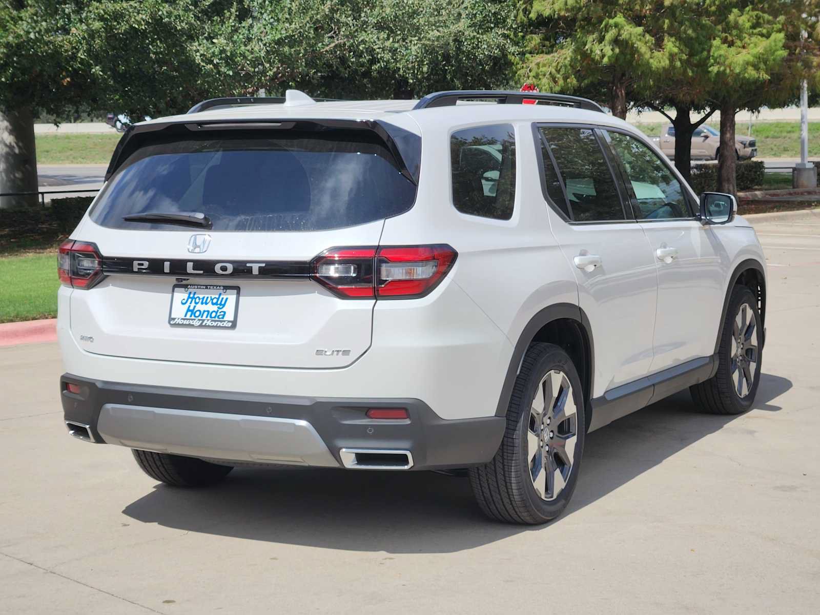 New 2026 Honda Pilot Elite image 3