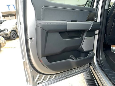 Used 2024 Ford F350 Lariat image 17