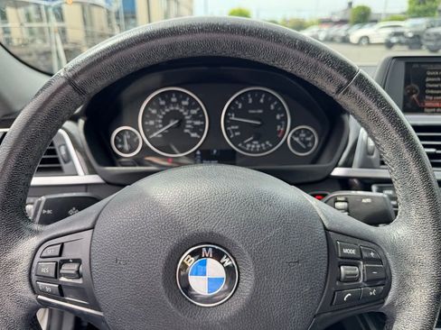 Used 2017 BMW 320i Sedan RWD image 16