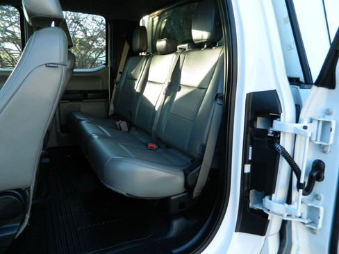 Used 2017 Ford F250 XL w/ Power Equipment Group image 20