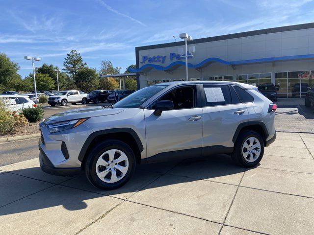 Used 2025 Toyota RAV4 LE AWD/4WD image 6
