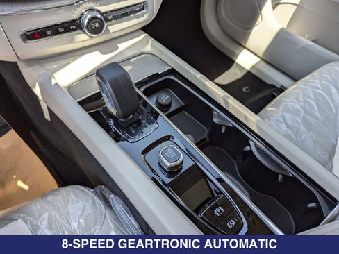New 2025 Volvo XC60 T8 Plus w/ Protection Package Premier AWD/4WD image 18