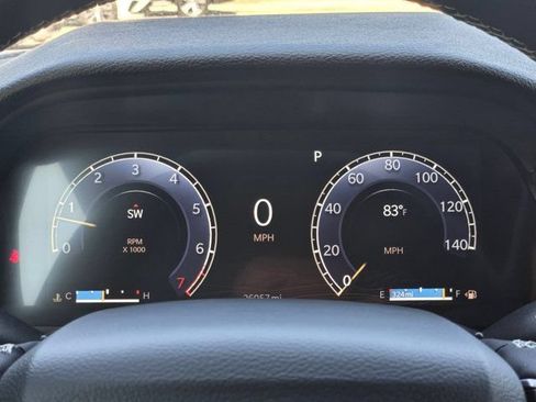 Used 2025 Jeep Grand Cherokee Altitude AWD/4WD image 16