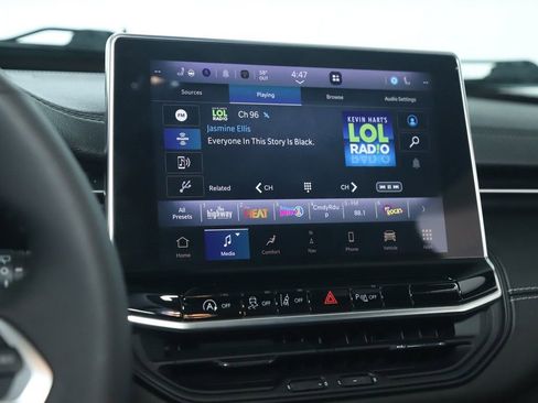 Used 2024 Jeep Compass Limited w/ High Altitude Package image 27