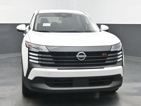 New 2025 Nissan Kicks SR image 2