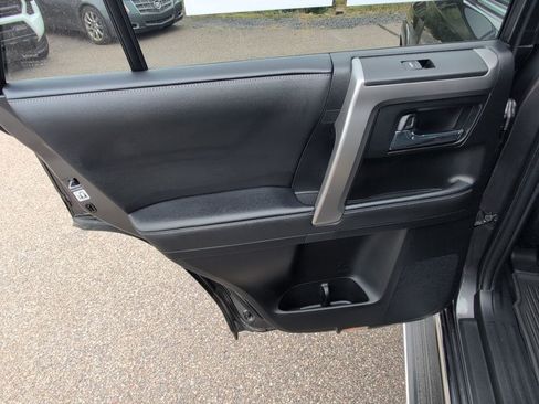 Used 2023 Toyota 4Runner Limited AWD/4WD image 14
