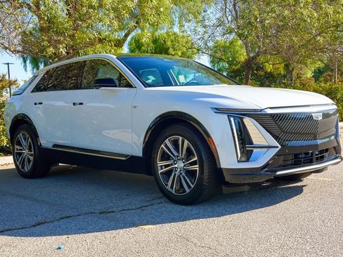 New 2026 Cadillac Lyriq Luxury image 6