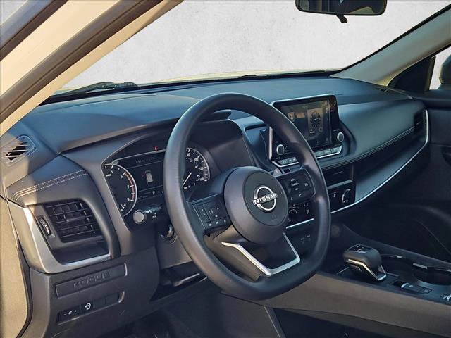 Used 2024 Nissan Rogue S FWD image 10