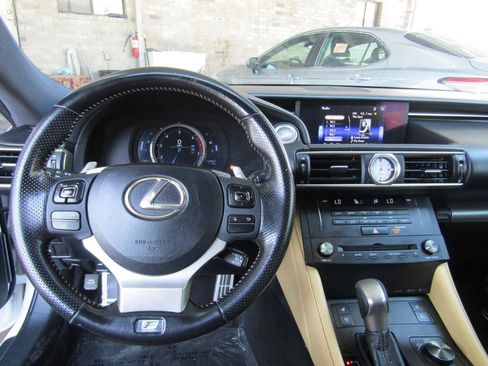 Used 2016 Lexus RC 200t RWD image 16