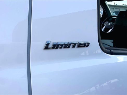 Used 2016 Toyota Tundra Limited AWD/4WD image 10