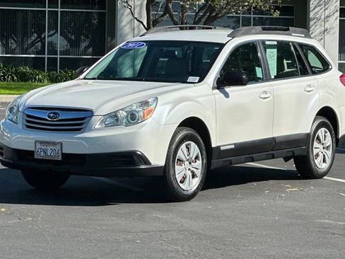 Used 2011 Subaru Outback 2.5i AWD/4WD image 8