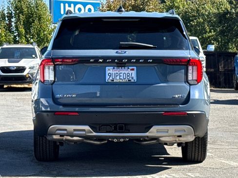 Used 2025 Ford Explorer Active w/ Active Comfort Package image 5