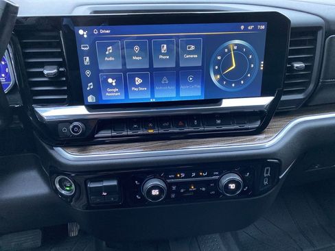 Used 2022 Chevrolet Silverado 1500 LT w/ Protection Package image 8