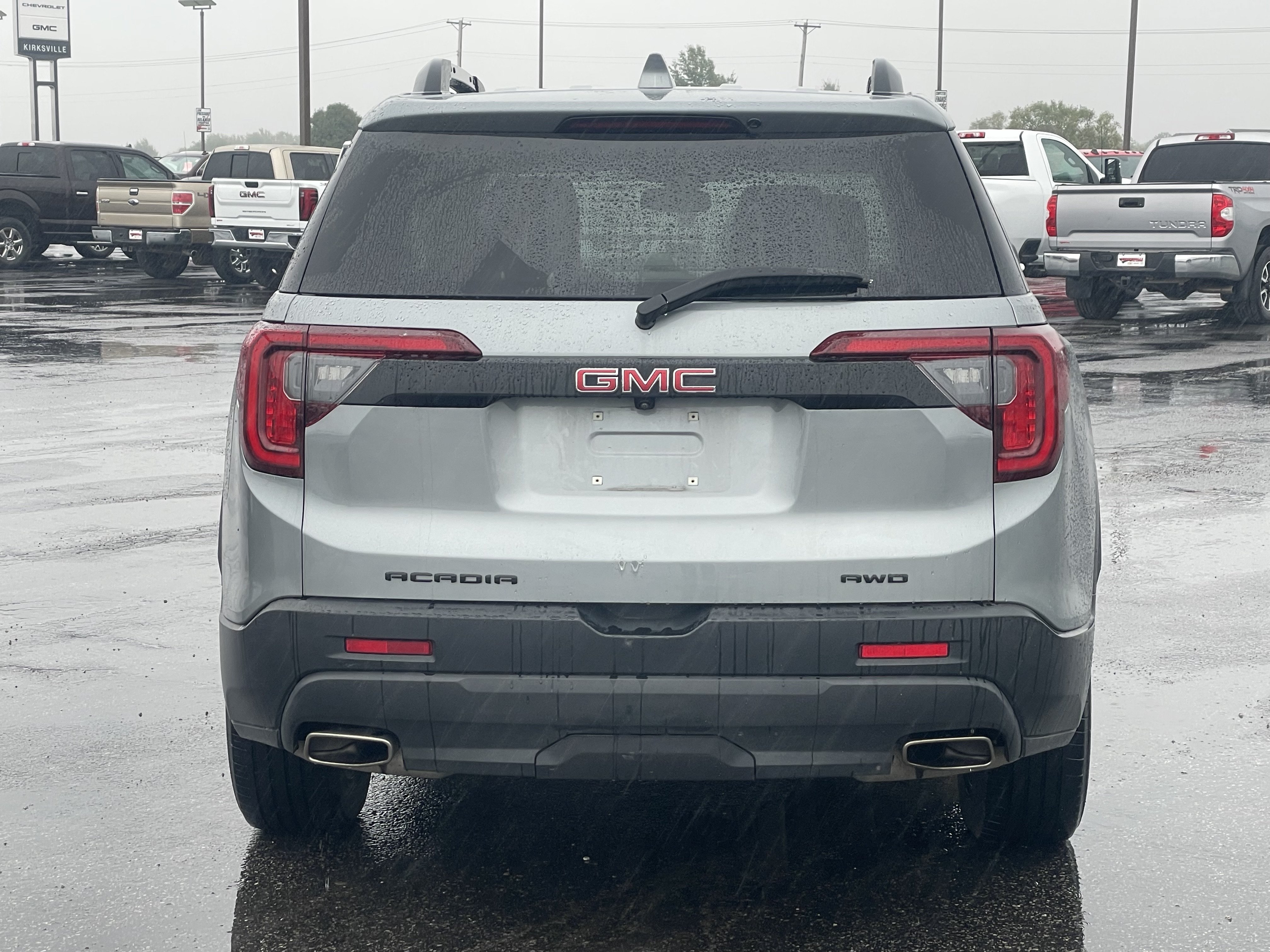 Used 2023 GMC Acadia SLT w/ Elevation Edition AWD/4WD image 5