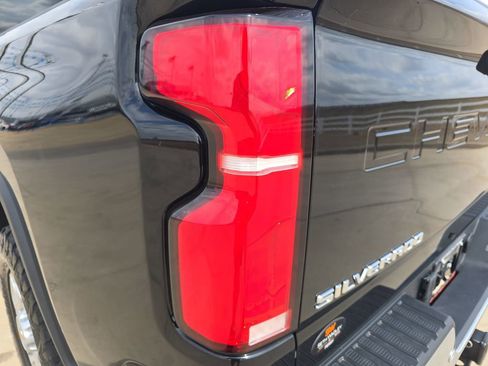 Used 2024 Chevrolet Silverado 2500 LTZ w/ LTZ Plus Package AWD/4WD image 33