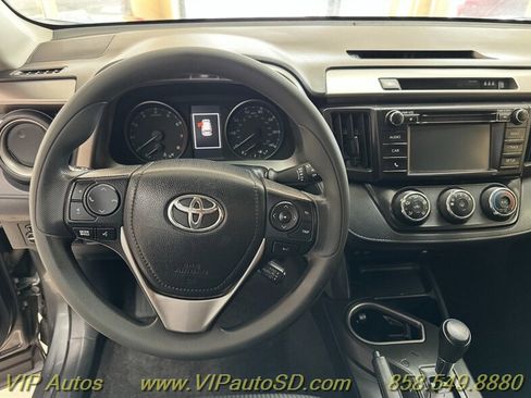 Used 2018 Toyota RAV4 LE image 5