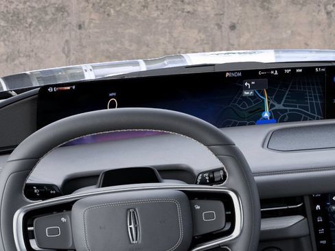 New 2027 Lincoln Navigator Premiere RWD image 13