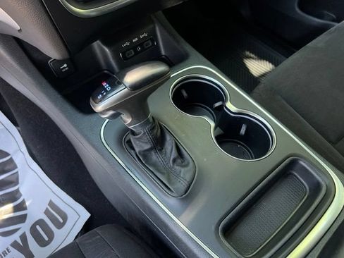 Used 2019 Dodge Durango SXT AWD/4WD image 38