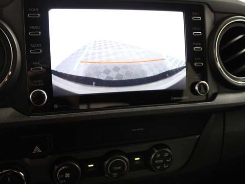 Certified 2020 Toyota Tacoma TRD Off-Road AWD/4WD image 12