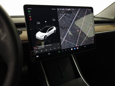 Used 2019 Tesla Model 3 Performance image 20