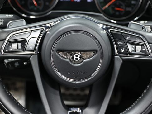 Used 2018 Bentley Bentayga AWD/4WD image 27