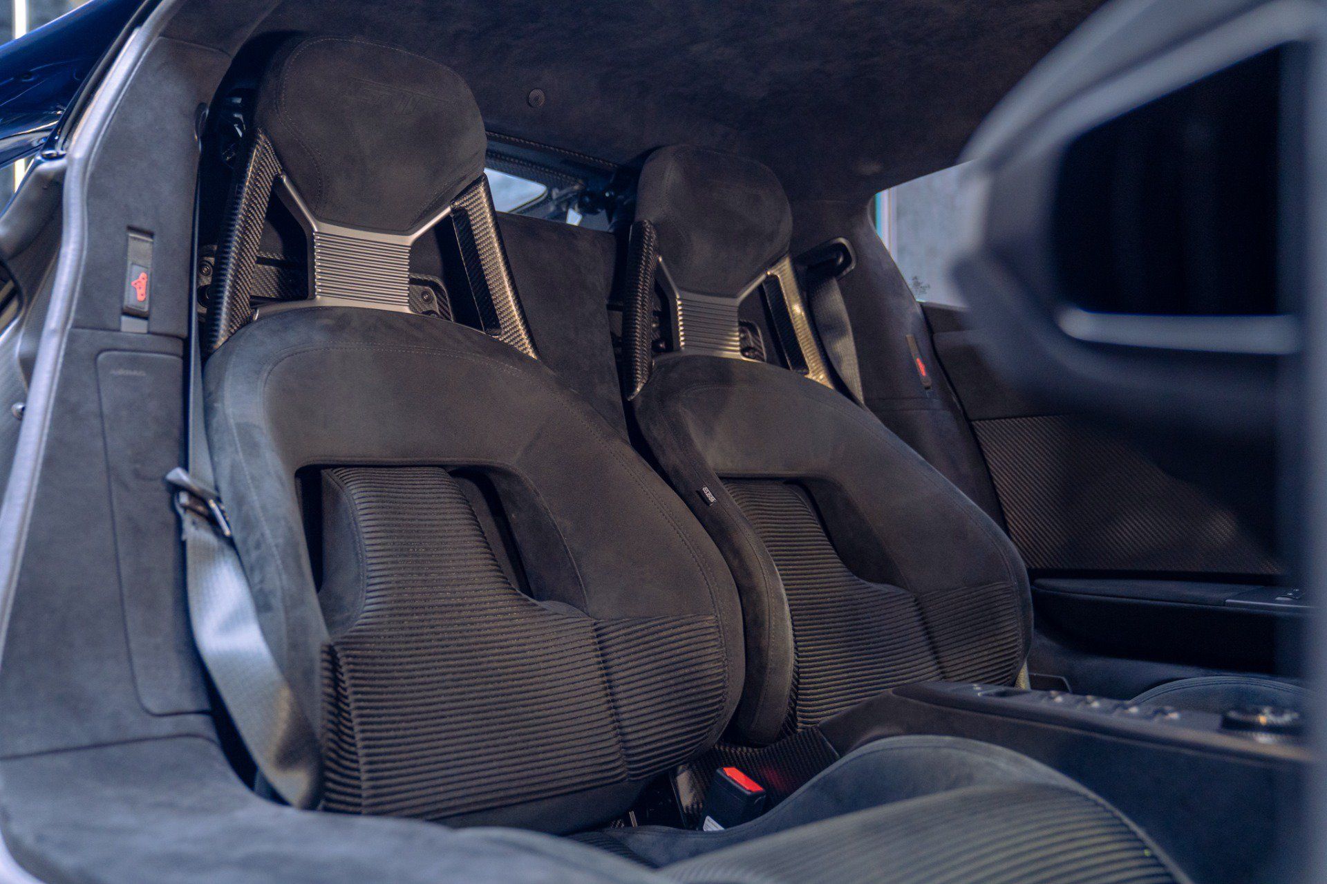 Used 2021 Ford GT RWD image 3