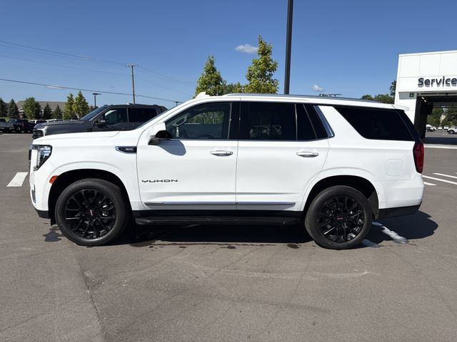 Used 2023 GMC Yukon SLT AWD/4WD image 2