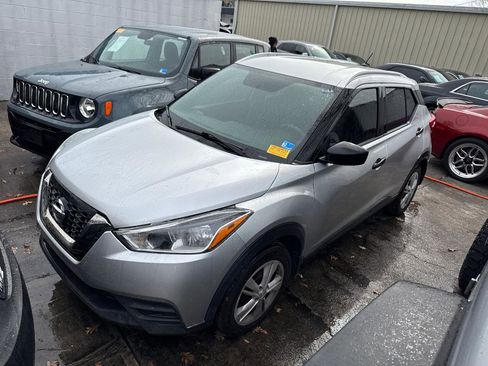 Used 2019 Nissan Kicks S w/ Exterior Electronics Package image 2
