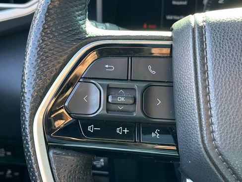 Used 2023 Toyota Tundra Platinum w/ Advanced Package image 17