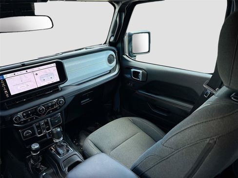 Used 2024 Jeep Wrangler Unlimited Sahara AWD/4WD image 23