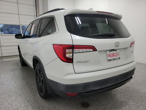 Used 2021 Honda Pilot Special Edition image 3