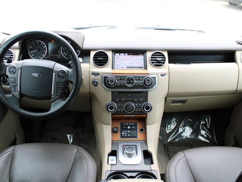 Used 2015 Land Rover LR4 HSE LUX image 13