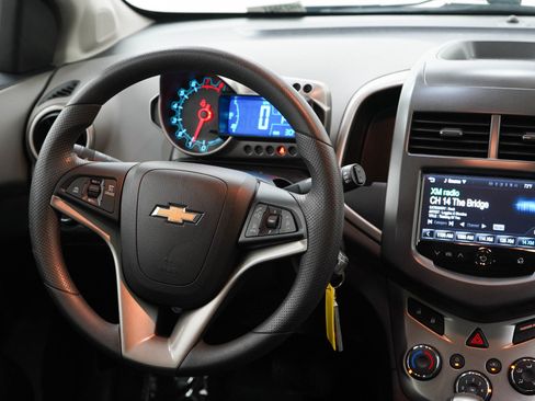 Used 2016 Chevrolet Sonic LT w/ Fun and Sun Package FWD image 14