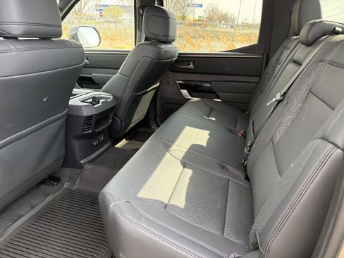 Used 2025 Toyota Tundra Limited AWD/4WD image 26