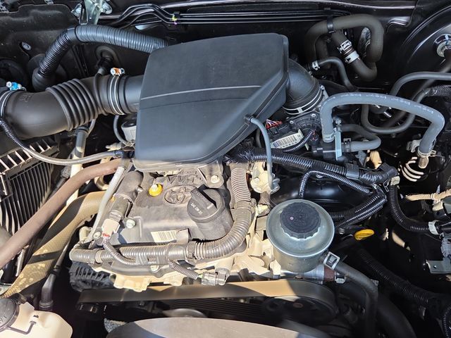 Used 2023 Toyota Tacoma SR5 w/ SR5 Appearance Package RWD image 10