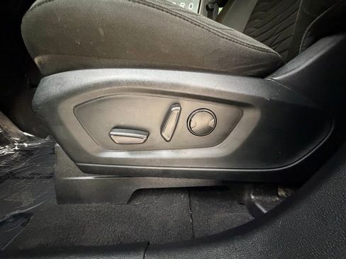 Used 2021 Ford Explorer XLT image 26