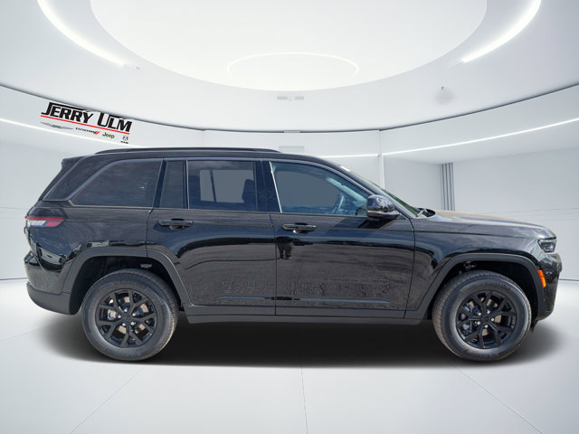 New 2026 Jeep Grand Cherokee Altitude AWD/4WD image 2