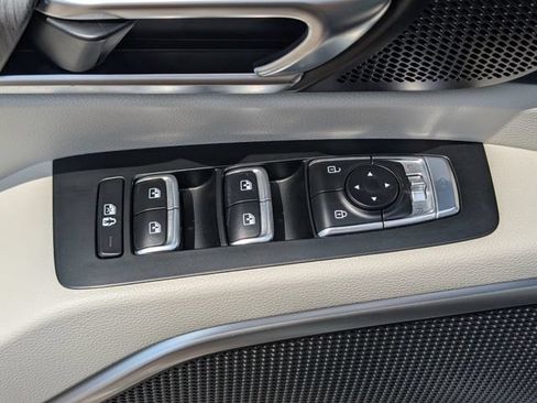 Used 2023 Kia Telluride EX w/ EX Captain's Chair Package FWD image 15