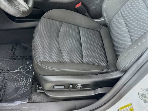 Used 2024 GMC Terrain SLE w/ Driver Convenience Package FWD image 19