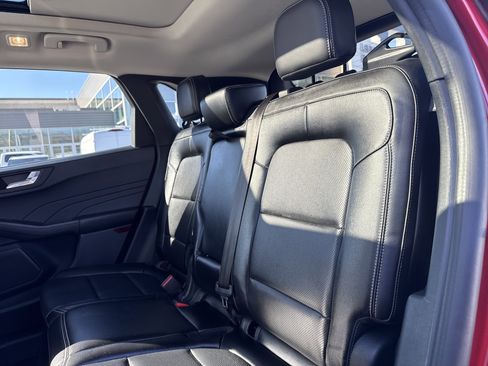 Certified 2022 Ford Escape Titanium image 17