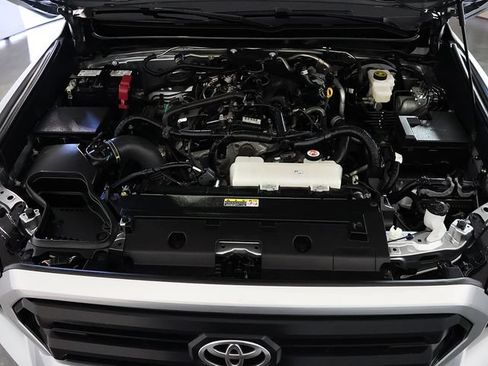 Used 2024 Toyota Tacoma SR AWD/4WD image 34