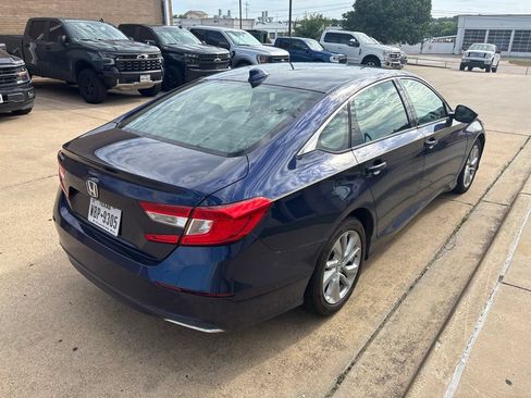 Used 2018 Honda Accord LX image 4